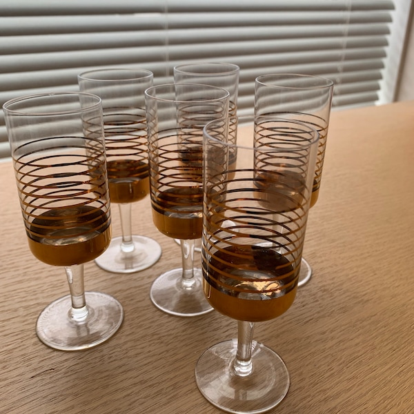 Set of 6 vintage liqueur/sherry glasses