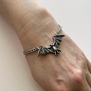 Bracelet chauve-souris gothique réaliste • Bijoux gothiques fantaisie unisexes en argent de l'an 2000 fait main en acier inoxydable