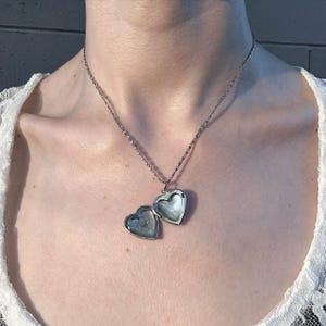 Collar con medallón de corazón de acero inoxidable: joyería minimalista Y2K