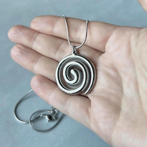Stainless Steel Spiral Pendant Necklace: Chunky Y2K Silver Jewelry