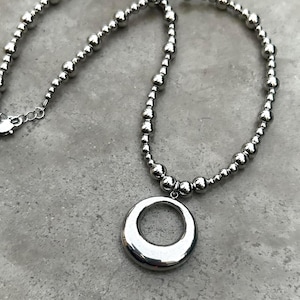 Stainless Steel Choker Necklace with Metallic Color Beads & Circle Pendant • Y2K Minimalist Everyday Jewelry