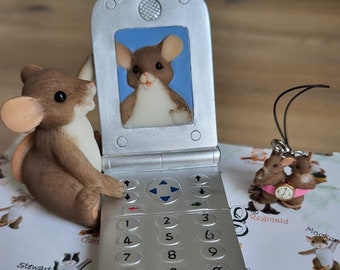 Charming Tails: Let&#39;s Keep In Touch, Height 7.5cm, by Dean Griff, Fitz and Floyd. Handcrafted.