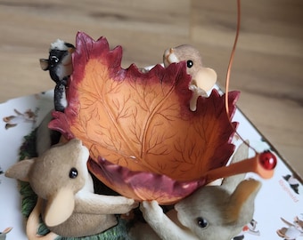Vintage Charming Tails: Catch A Falling Star, 10cm, By Dean Griff, Fitz and Floyd. Handmade. Celebrating autumn leaves with friends.