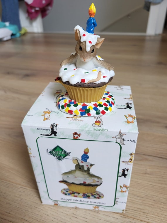 Vintage Charming Tails: Happy Birthday Surprise, Height 10cm