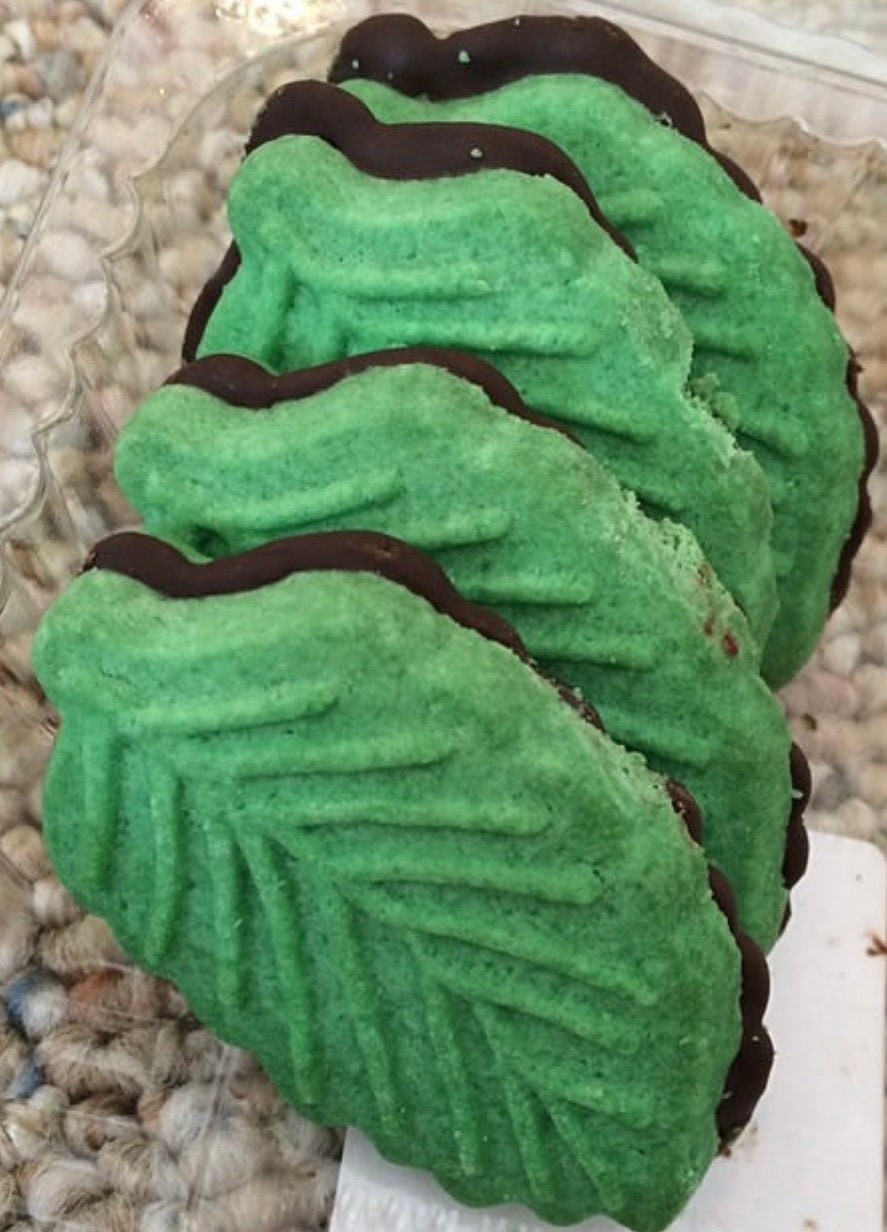 Fresh Baked Italian Pistachio Leaf Green Leaf Cookies Etsy