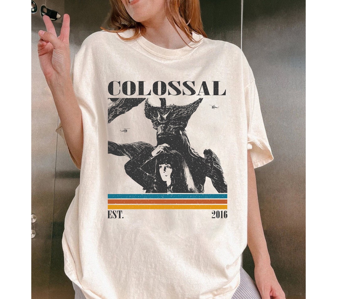 Tee colossal, Sweat à capuche colossal, Sweat-shirt colossal, Merch ...