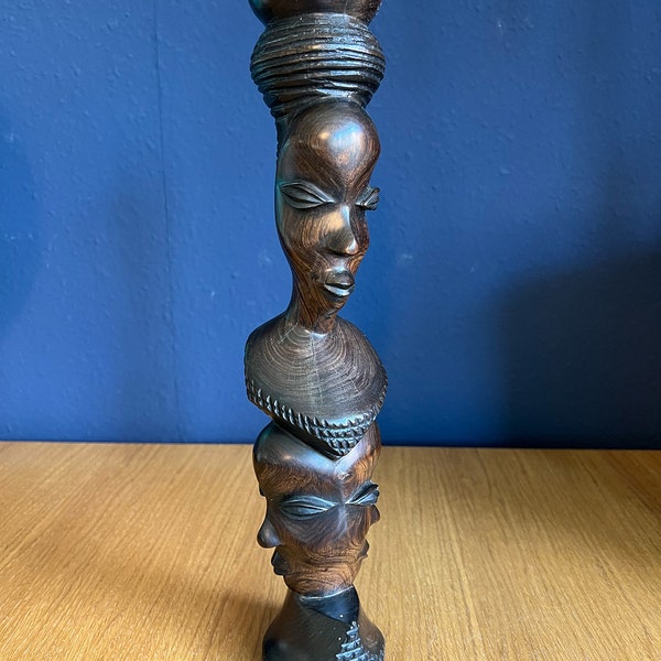 Handgeschnitzte, afrikanische Skulptur, Frau, schweres Holz