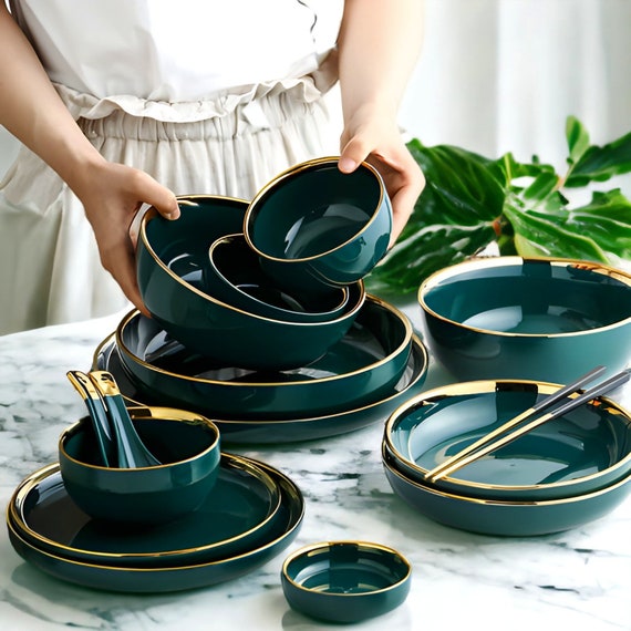 Hand-painted Green Emerald Fine Porcelain Dinnerware Set Luxurious Dining  Experience Gold Rim Made at High Temperature 