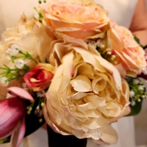 Bouquet da sposa con peonia e rosa