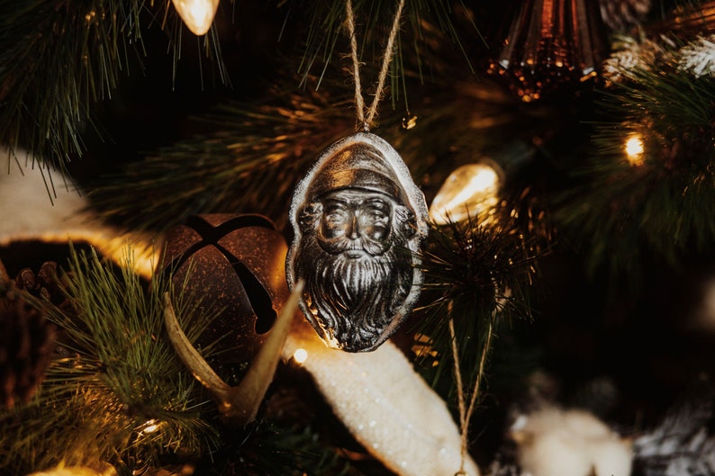 The Féérik Kit le Farmhouse Complete Set of Highend Ornaments for a