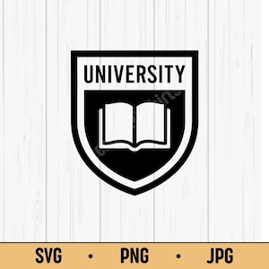 Puede incluir: Diseño de escudo universitario en blanco y negro. El escudo presenta la palabra "UNIVERSITY" en la parte superior, con un libro abierto en el centro. El escudo tiene forma de escudo. Debajo, las palabras "SVG", "PNG" y "JPG".