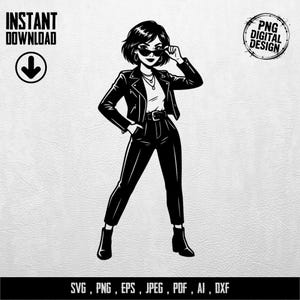 Könnte beinhalten: Schwarz-weiße digitale Illustration einer Frau in Lederjacke, Hose und Sonnenbrille. Der Text "INSTANT DOWNLOAD" und "PNG DIGITAL DESIGN" ist enthalten. Verfügbar in den Formaten SVG, PNG, EPS, JPEG, PDF, AI und DXF.