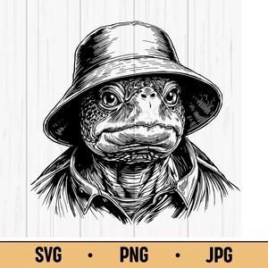 Könnte beinhalten: Schwarz-Weiß-Illustration einer Schildkröte mit Hut und Hemd. Die Schildkröte hat ein detailliertes, strukturiertes Gesicht und blickt den Betrachter direkt an. Das Bild ist eine digitale Grafik mit den Wörtern "SVG", "PNG" und "JPG" am unteren Rand.