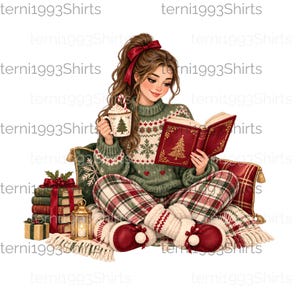 Può includere: Un'illustrazione digitale di una persona con capelli castani e un fiocco rosso, che indossa un maglione verde a motivi e pantaloni a quadri, intenta a leggere un libro rosso con un albero dorato. Tiene una tazza con un bastoncino di zucchero.