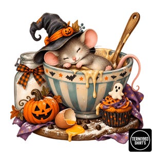 Könnte beinhalten: Eine grafische Illustration einer Maus mit schwarzem Hexenhut, die in einer gestreiften Rührschüssel mit Holzlöffel schläft. Daneben stehen ein Kürbiskopf, ein Glas mit karierter Schleife, ein aufgeschlagenes Ei und ein Cupcake mit Geist. Text: TERNI1993 SHIRT'S.