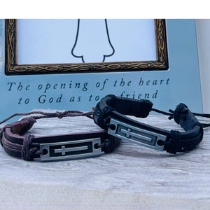 Men&#39;s Christian Religion Cross Crucifix Brown Black Metal Leather Bracelets Confirmation Gifts for Men Teenagers Adjustable Wrap Bracelet
