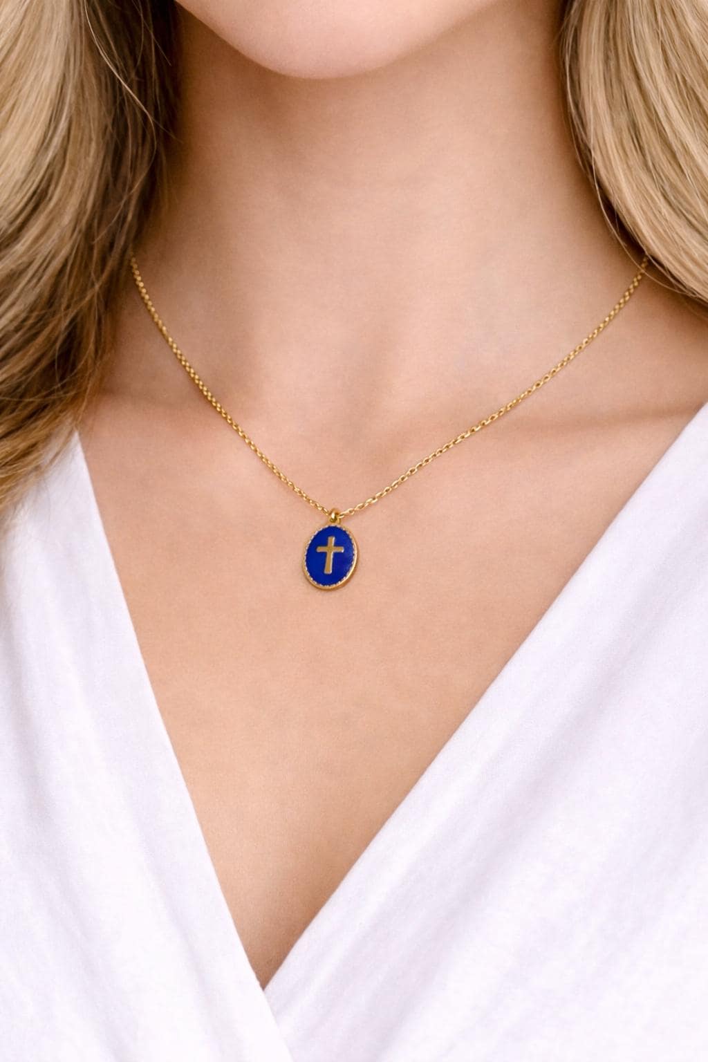 Collana con croce riempita d'oro: piccolo ciondolo religioso, regalo per il battesimo - Italia
