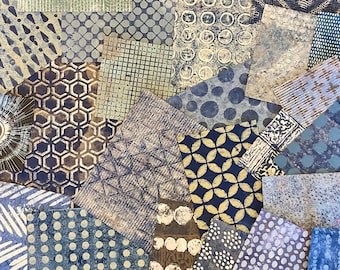 Pakket met blauwe gelliplaat bedrukt papier: collage, mixed media-kunst