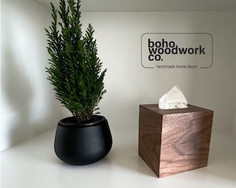 Dekorative Taschentücherbox aus Nussbaum | Einzigartiger Holz-Gewebebezug | Handgefertigte quadratische Taschentücherbox | Holz Tücher Box Cubed