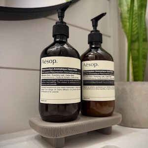 Bandeja elevadora rectangular para baño / Expositor minimalista para encimera