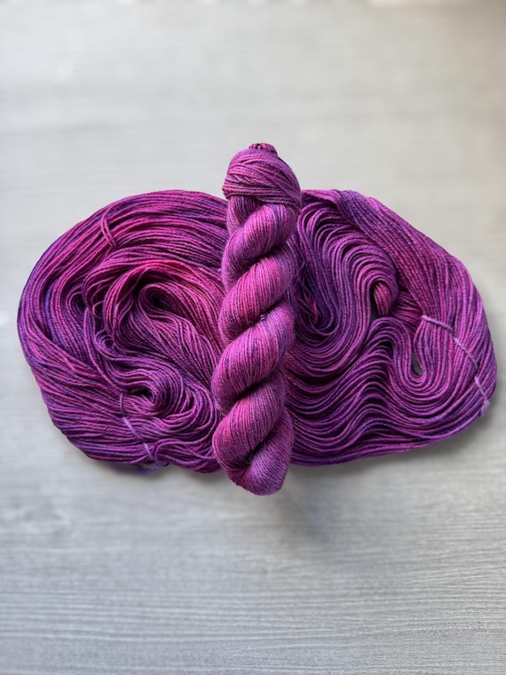 Hand Dyed Yarn Ready To Ship Yarn 75/25 Superwash Merino and Nylon Sock Yarn Plum After Dark Variegated Speckled Fingering Weight Yarn OOAK