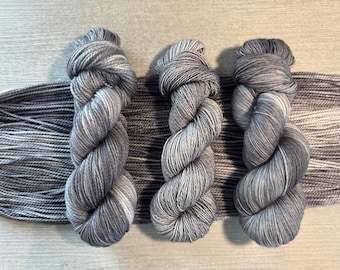 hand dyed worsted weight yarn fingering weight yarn super wash merino DK weight silk tonal sock yarn for knitting crochet chinchilla gray