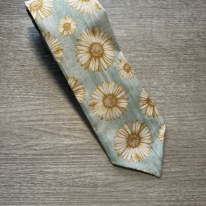 Necktie, Cotton,  Daisy Flowers, Trendy Skinny Width, Handmade in Canada