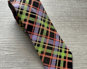 Cravate, coton, carreaux fluo, fine largeur tendance, fait main au Canada
