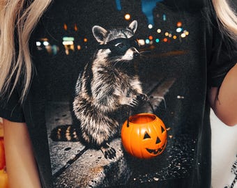 Halloween-tvättbjörn PNG, retro tvättbjörnsfoto, present till djurälskare, rolig djurmeme-tröjadesign, vild höst PNG (digital nedladdning)