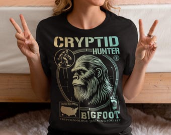 Cryptid Hunter Bigfoot T-Shirt - Cryptozoology Gift
