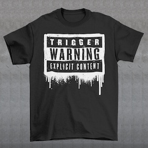 T-shirt med varningssymbol för explicit innehåll