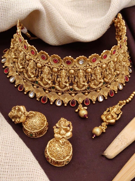 Exquisite Antique Gold Necklace Designs For Weddings | South Indian Jewels