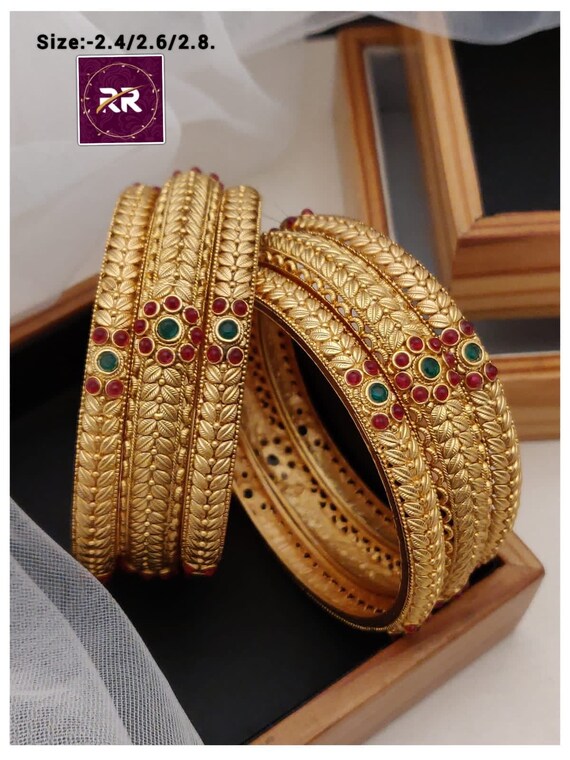 The Right Bangles With The Right Outfit- A Complete Guide!