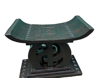 Taburete Ashanti de Ghana: Trono de madera vintage de la realeza (Alto 50 x Ancho 30 x Largo 60 cm)