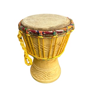 Handgeschnitzte Mini Djembe Trommel - 18 cm Massivholz, westafrikanisches Musikinstrument, Ghana Spielzeugtrommel, umweltfreundliches Kindergeschenk, Spielzimmerdekor