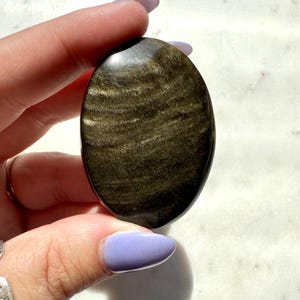 Gold Sheen Obsidian Palmenstein | Goldglanz Obsidian | Geschenk für Kristall-Liebhaber | Schutzkristall | Manifestation Kristall | Kristall Geschenk