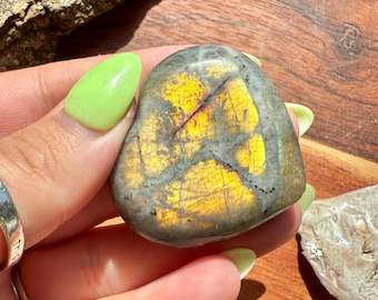 Sunset Flash Labradorite Heart (Small)