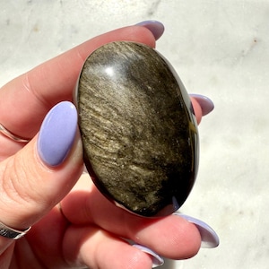 Gold Sheen Obsidian Palmenstein | Goldglanz Obsidian | Geschenk für Kristall-Liebhaber | Schutzkristall | Manifestation Kristall | Kristall Geschenk