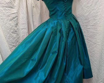 Vestido de fiesta de tafetán vintage de 1950