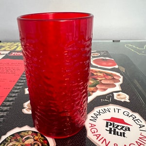 Pizza Hut Is Selling Its Classic Red Cups From the '90s