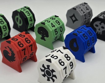 Standing Life Counter & Poison Counter – Perfect for Card Games like Magic the Gathering (MTG) – In WUBRG Colors + Colorless