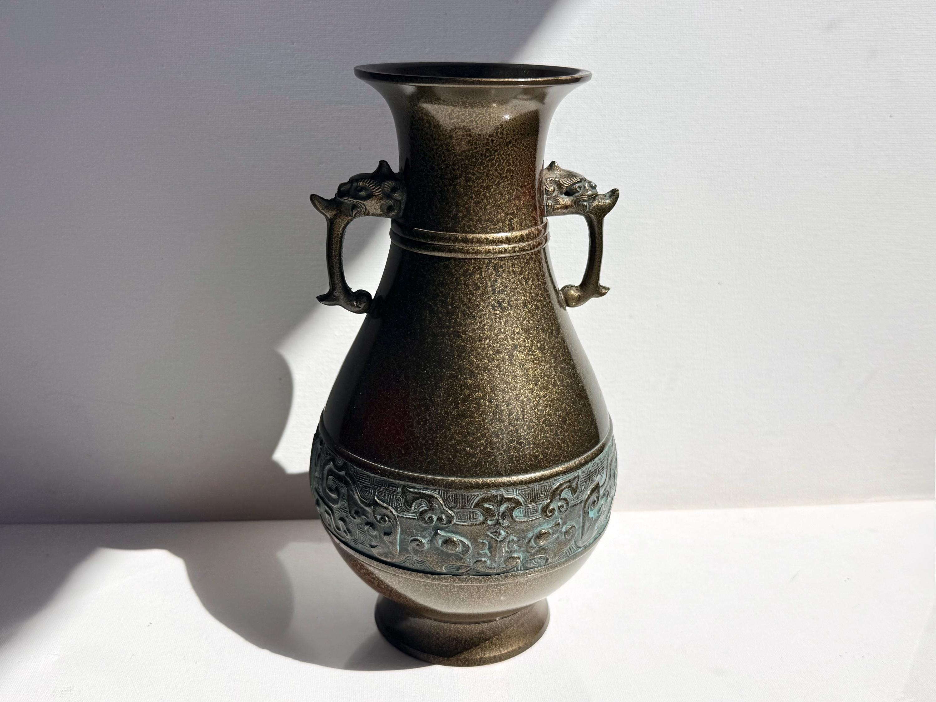 青銅 双耳獣面文 Bronze Vase with Beast Handles A rare and large