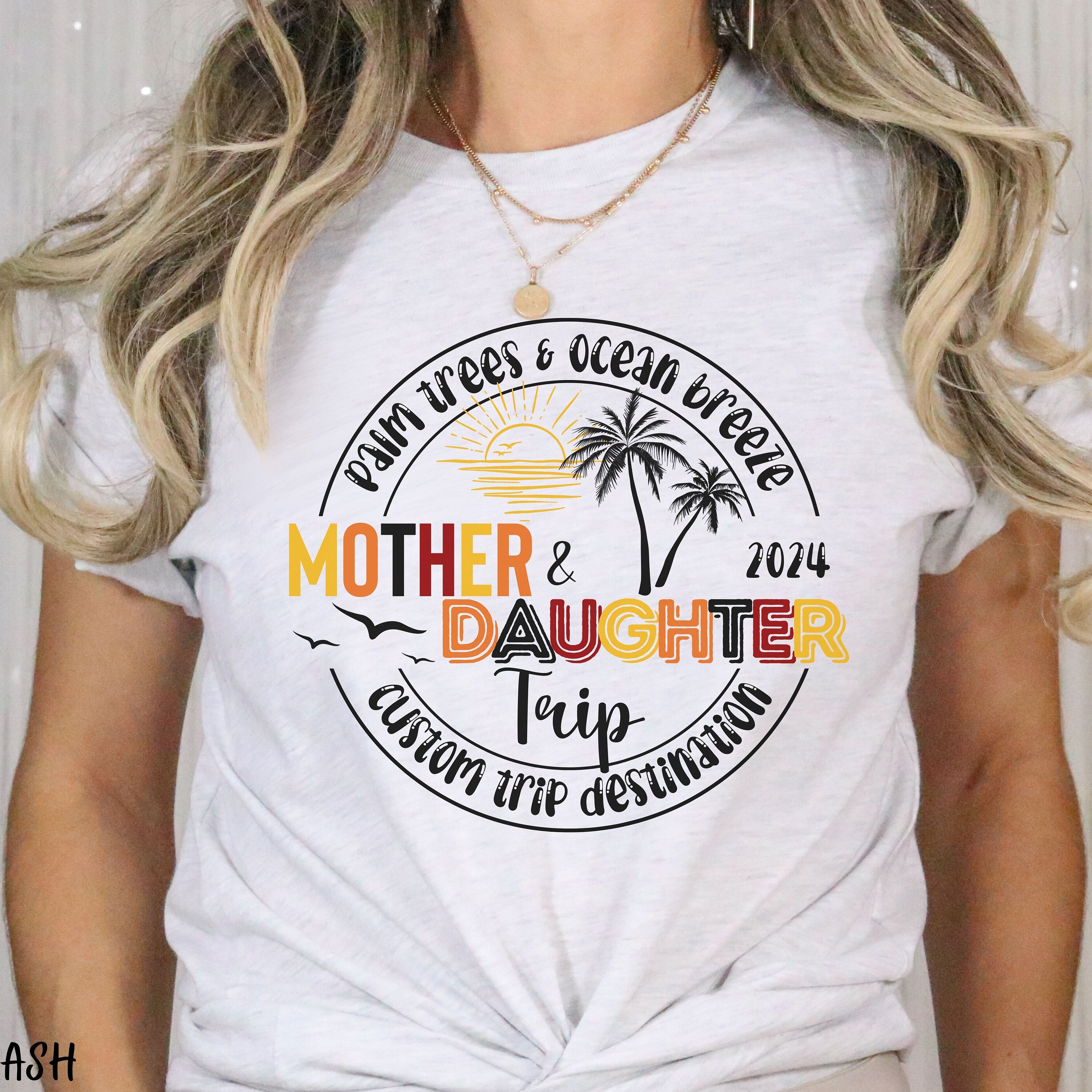 CAMP HONEY CREEK “Mother-Daughter Weekend” Souvenir Spellout Graphic T-Shirt