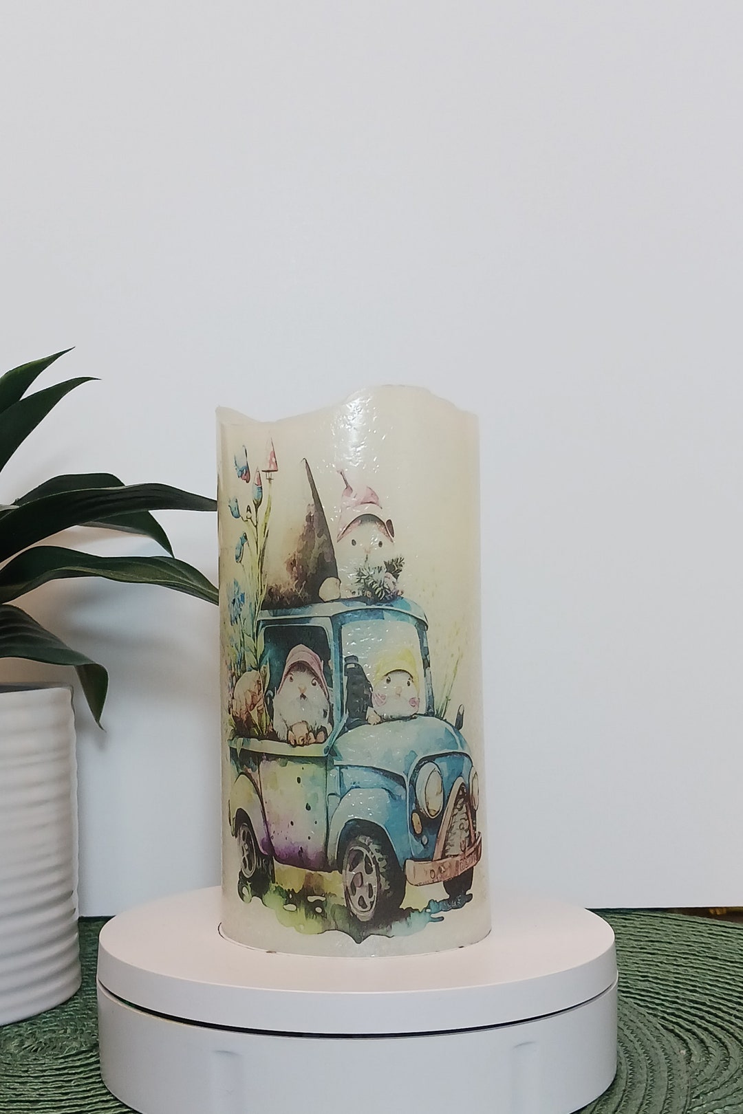 Guinea Pigs in A Truck Flameless Candles Free Gift Box Batteries