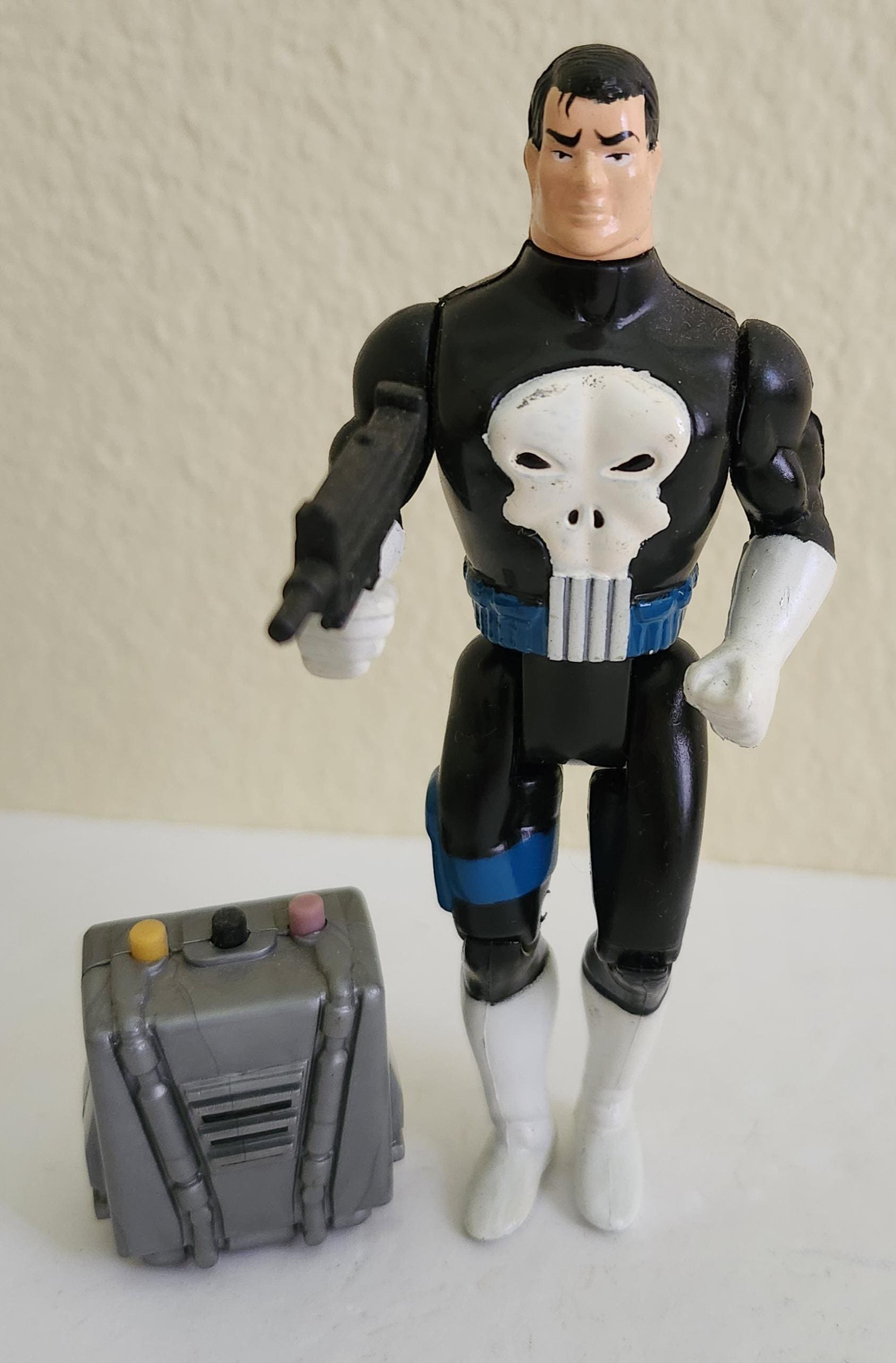 ★新品未開封 TOYBIZ製 シェイプシフターズ パニッシャー 1990年代 パニッシャー」TOYBIZ社製アクションフィギュア（1990） - メルカリ