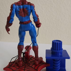 2002 Toy Biz Spider-Man Catapulting Spider-Man Actionfigur Komplett Mycket Fin bild 2