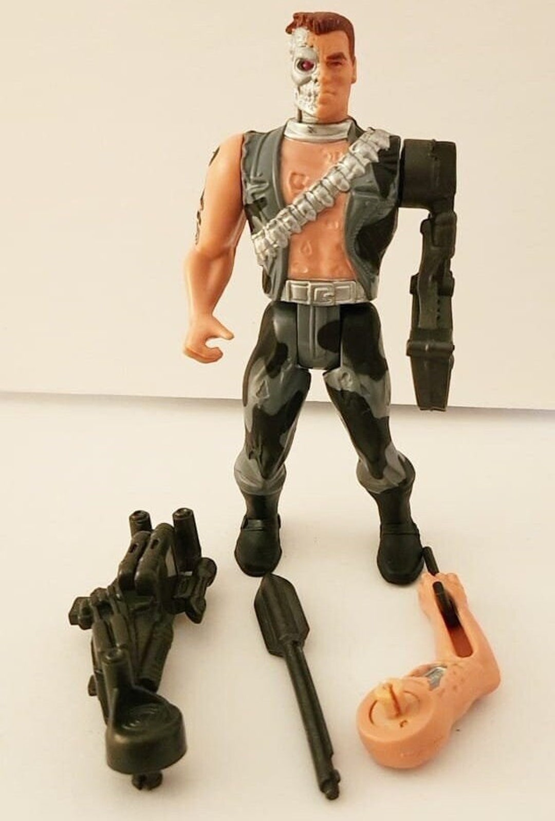 Original Neca The Alien Kenner Anime Figure Neca51716 Black