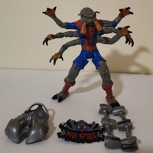 1995 Toy Biz Spider-Man Man-Spider Action Figure Complete Very Nice Condition