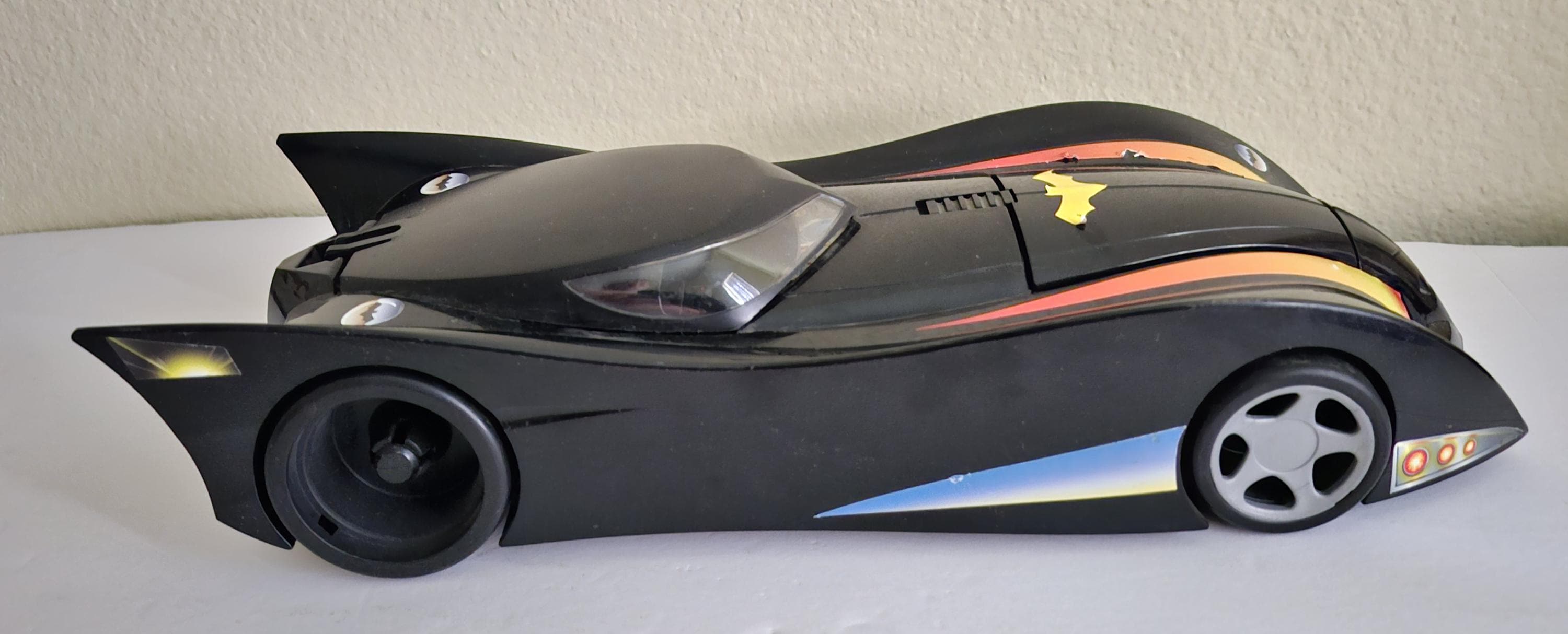 1997 Kenner the New Batman Adventures Knight Striker Batmobile