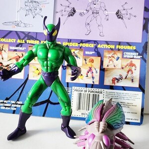 1997 Toy Biz Spider-Man Spider Force Beetle Actionfigur Fint skick med kartongomslag bild 2